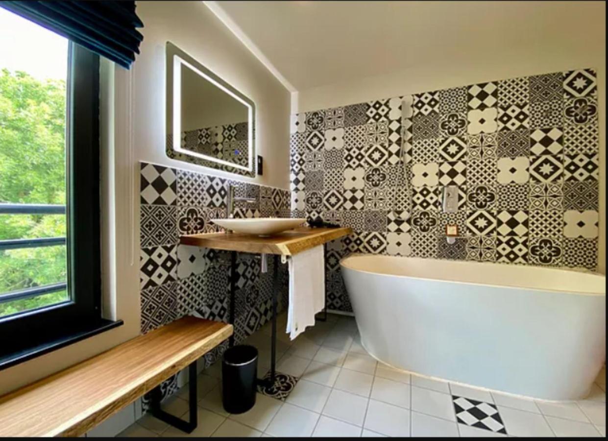 Le Moulin Fouret Hotel Saint-Aubin-le-Vertueux ภายนอก รูปภาพ