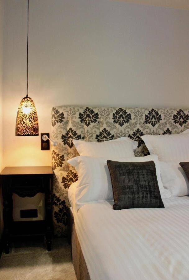 Le Moulin Fouret Hotel Saint-Aubin-le-Vertueux ภายนอก รูปภาพ
